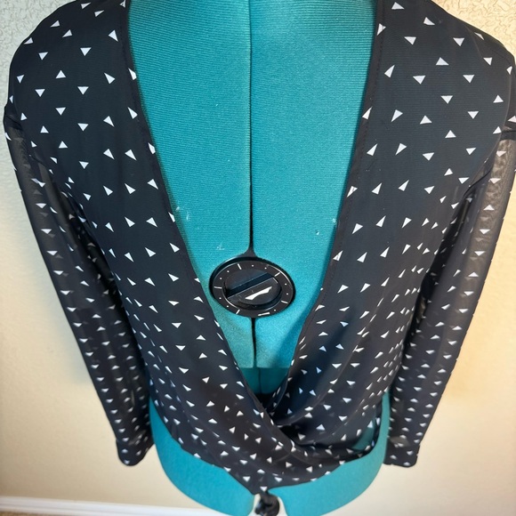 Drape front black print long sleeve Flowy blouse w peplum waist Sz Small - Picture 2 of 6